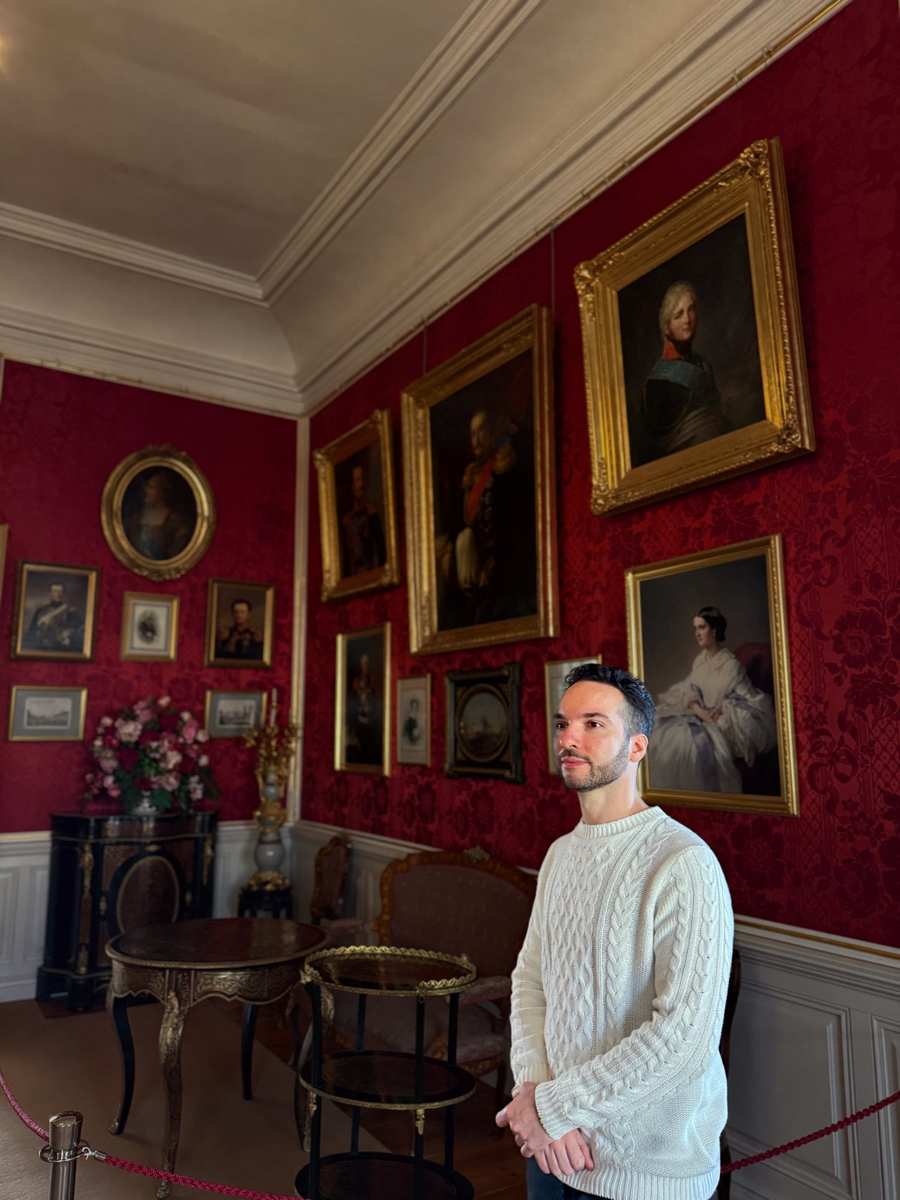 La sala roja del palacio de Rundāle, un interior barroco de Bartolomeo Rastrelli